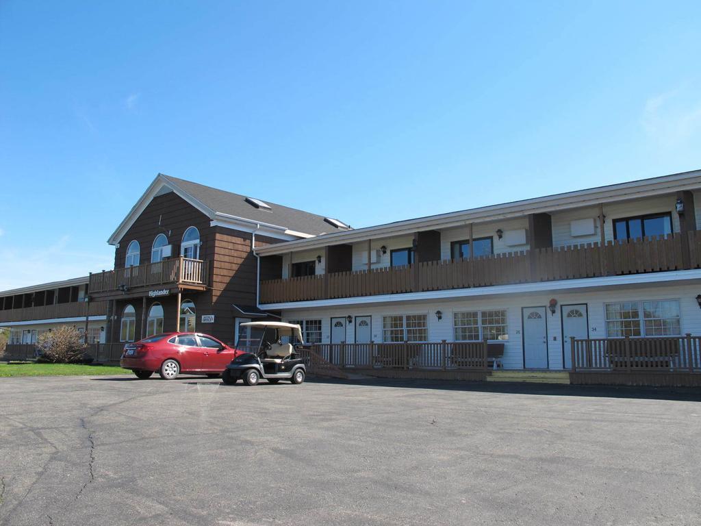 Laurie'S Inn Cheticamp Bagian luar foto