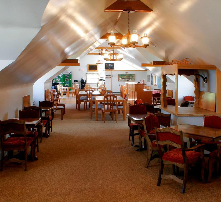 Laurie'S Inn Cheticamp Bagian luar foto