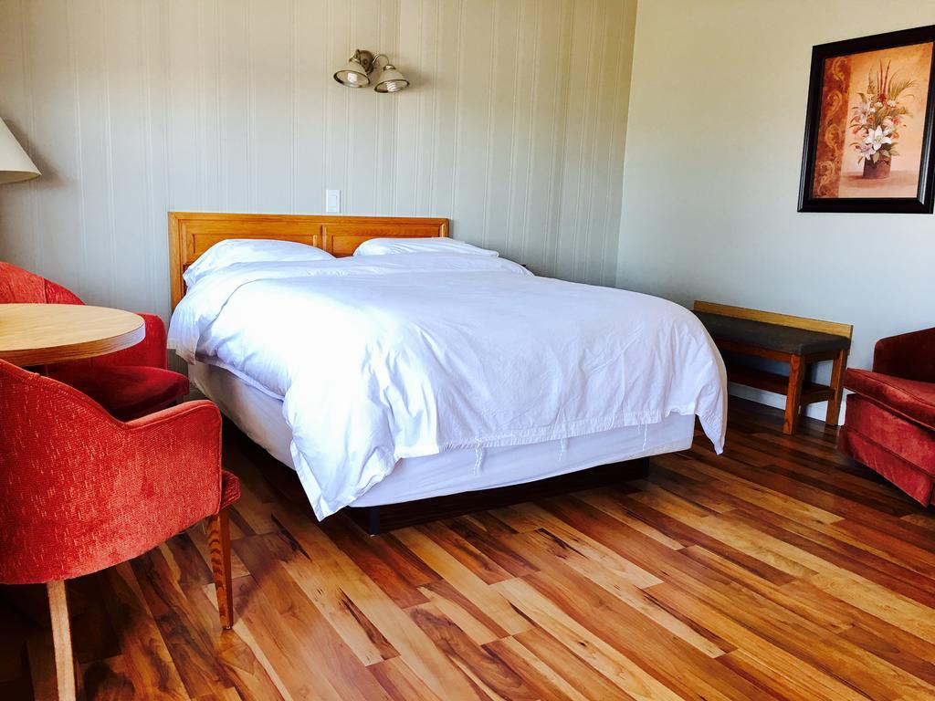 Laurie'S Inn Cheticamp Bagian luar foto